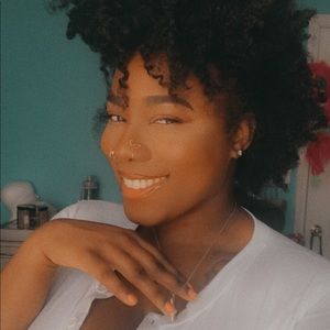 Meet your Posher, Imani